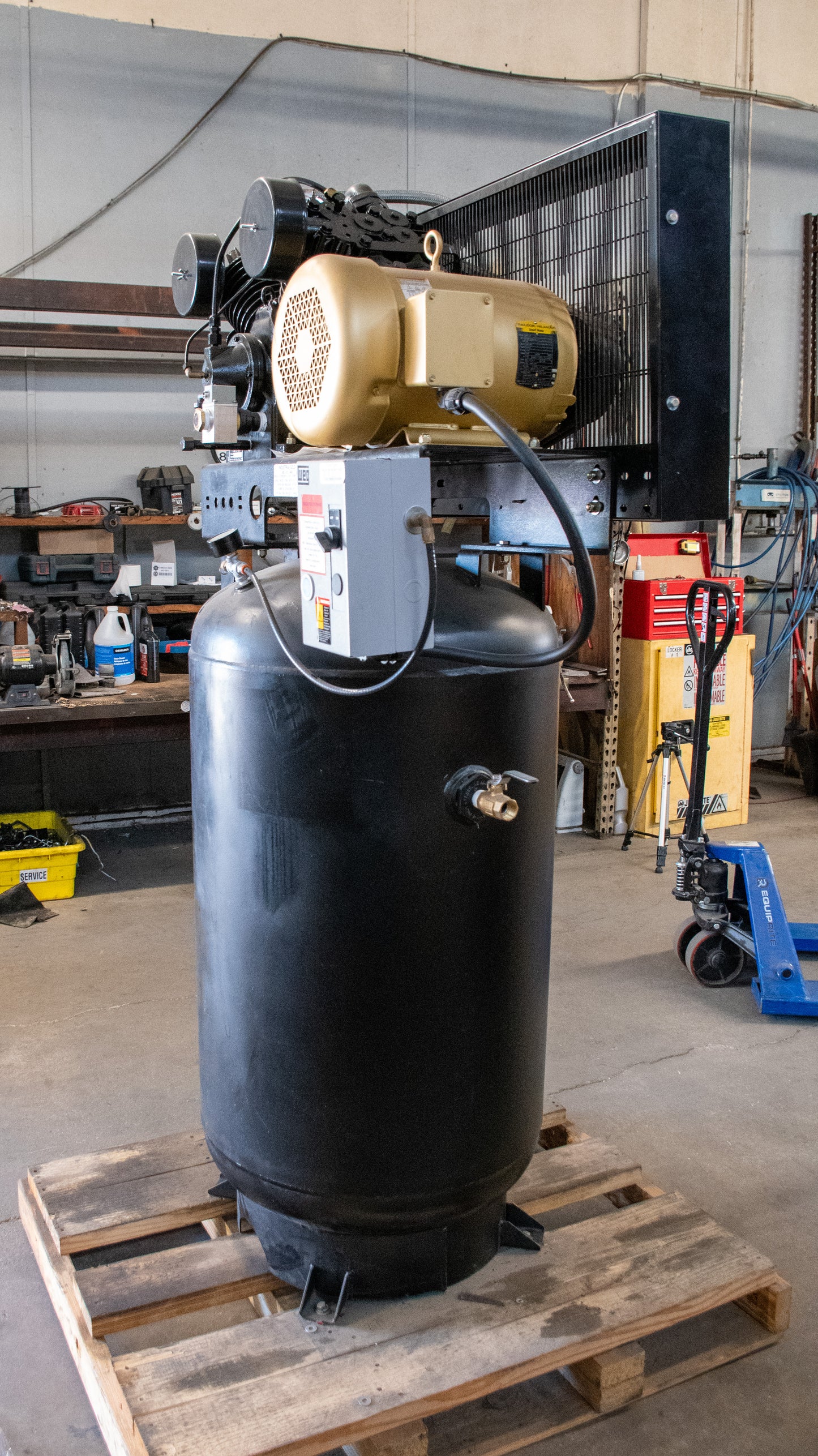 Like-New Heavy-Duty 7.5 HP Air Compressor with Premium Features