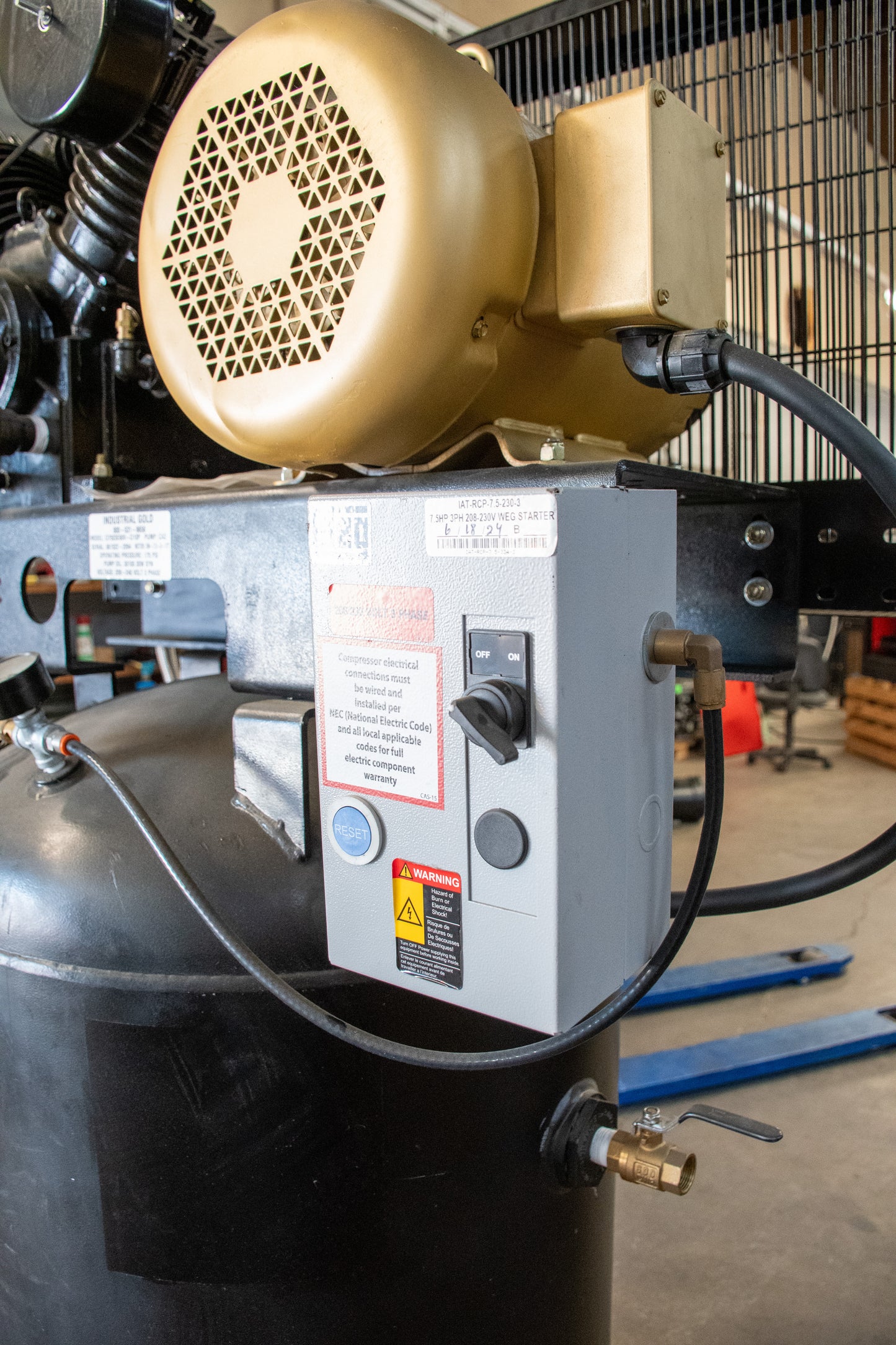 Like-New Heavy-Duty 7.5 HP Air Compressor with Premium Features